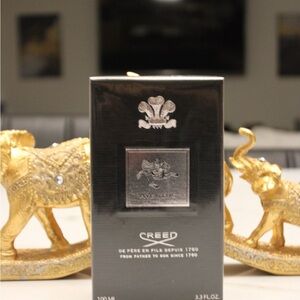 Creed Aventus Gift Box in Black with Silver Accents